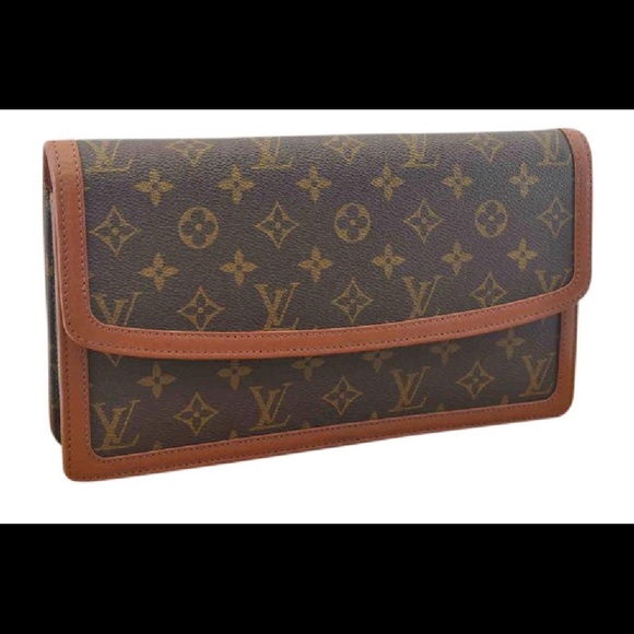 Louis Vuitton Handbags - Louis Vuitton monogram canvas pochette dame